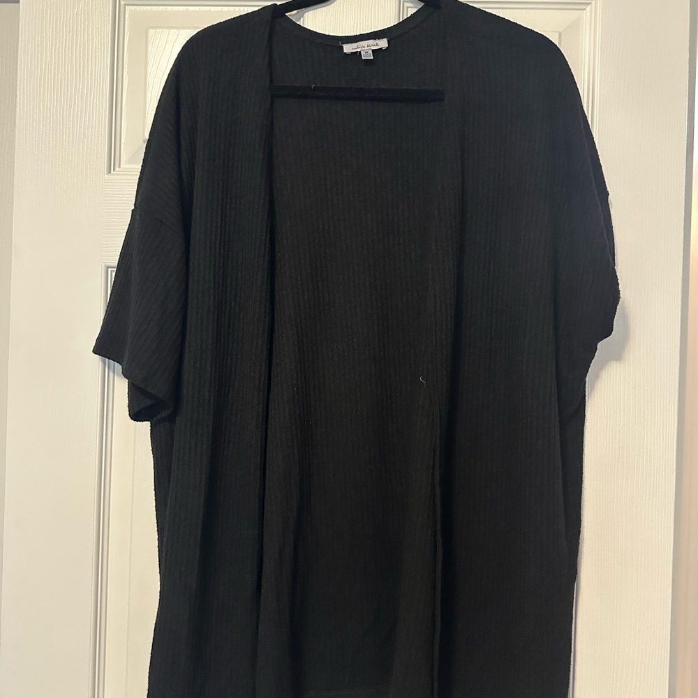 White birch Rivne short sleeve open front cardigan.  Size Medium.